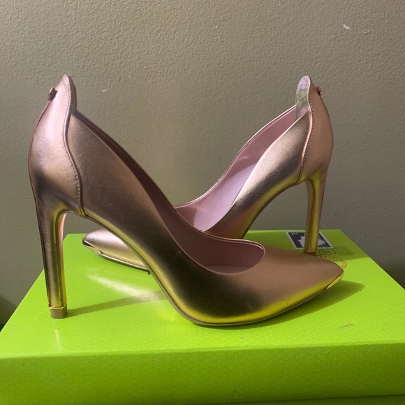 Ted Baker London Pumps - Picture 1 of 7